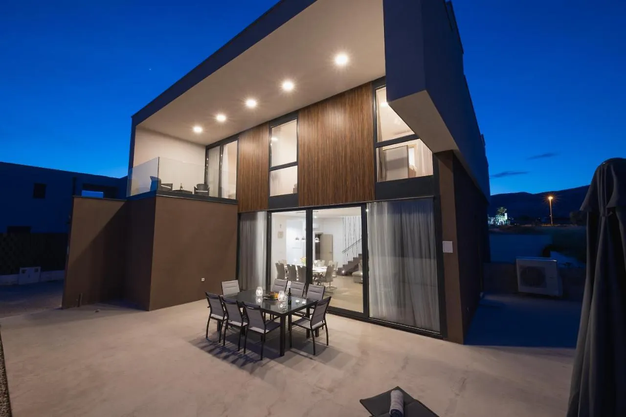 Luxury Villa Bueno Kastela