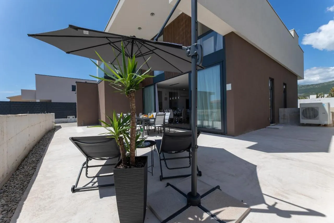Luxury Villa Bueno Kastela 0*,  Croatia