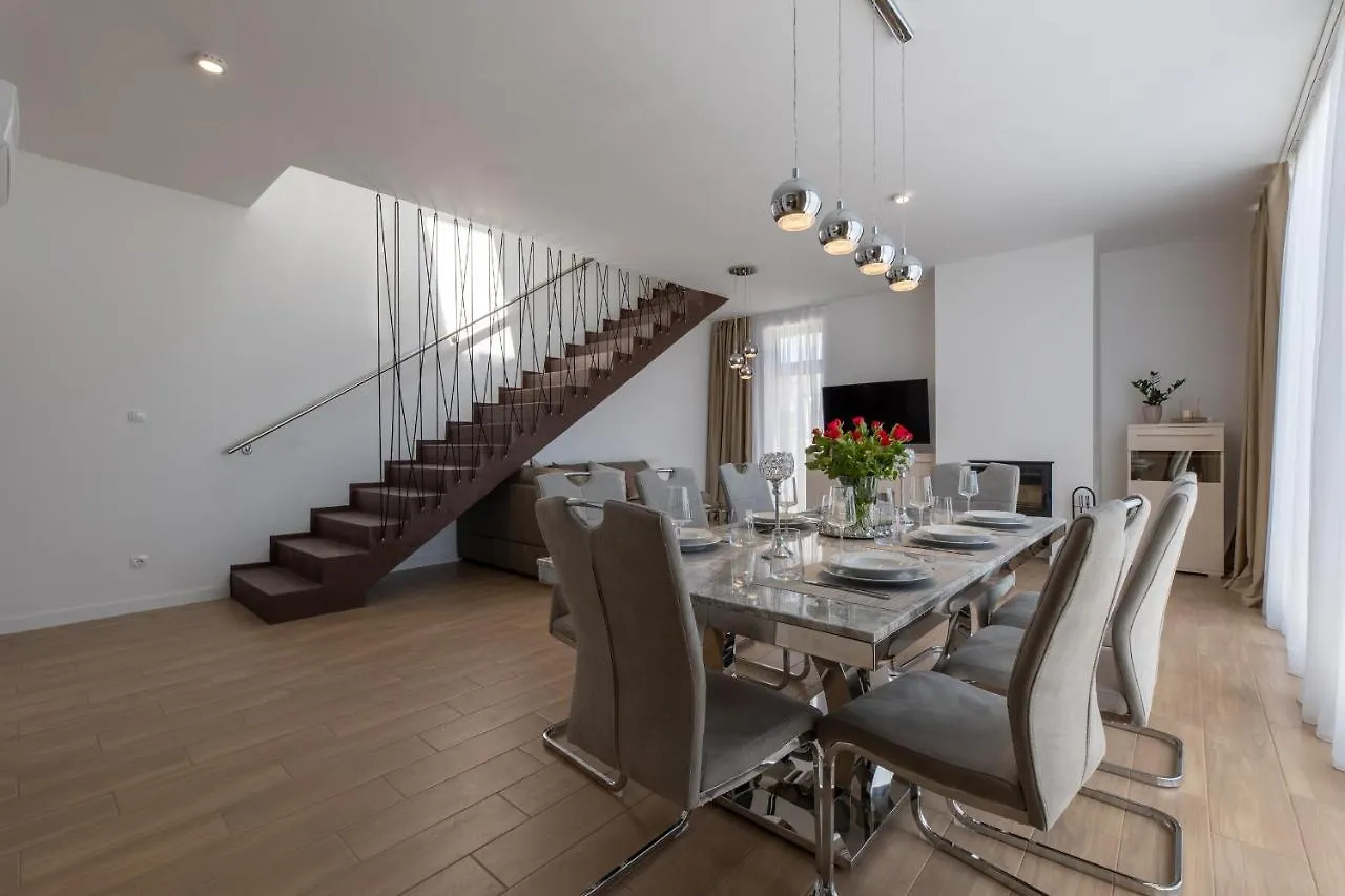 Luxury Villa Bueno Kastela 0*,  Croatia