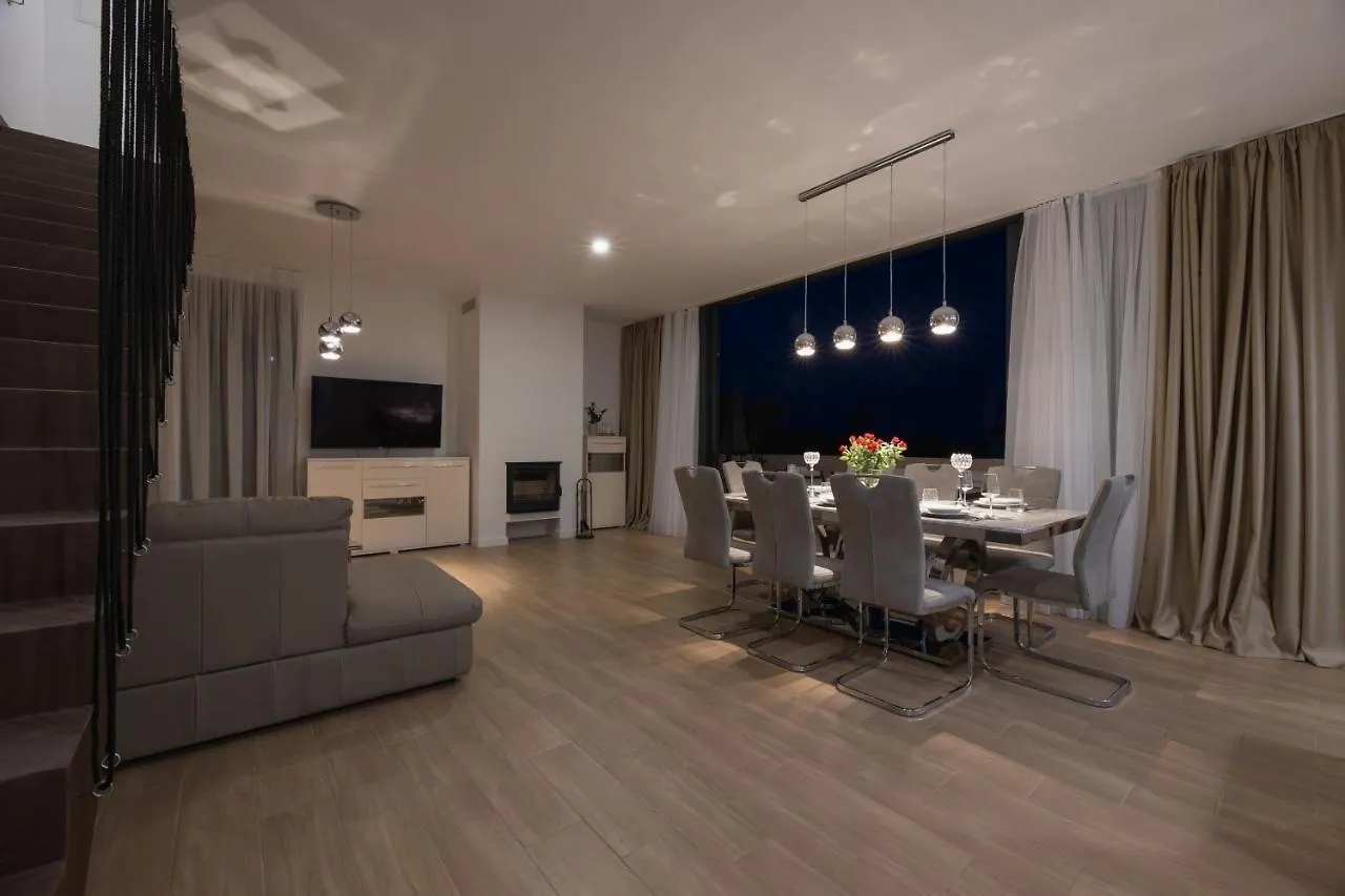 Luxury Villa Bueno Kastela 0*,  Croatia