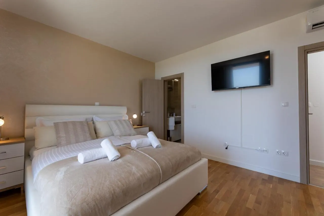 Luxury Villa Bueno Kastela Croatia